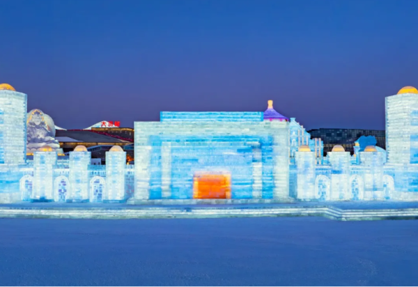 走进哈尔滨冰雪大世界中亚区，感受异域的风情与浪漫！