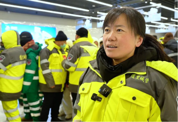 千余位环卫工人免费游园，哈尔滨冰雪大世界向“城市美容师”致敬！