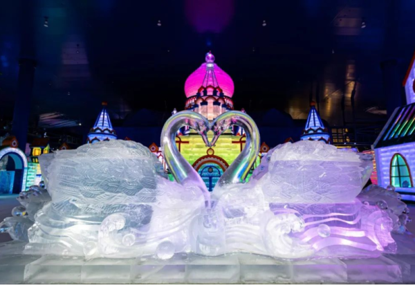 彩色冰雕盛宴 到这里来“大饱眼福”！