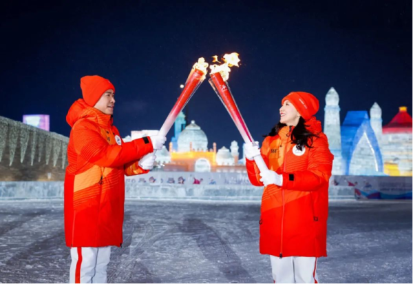【精彩回顾】当亚冬圣火在第二十六届哈尔滨冰雪大世界被点燃的那一夜