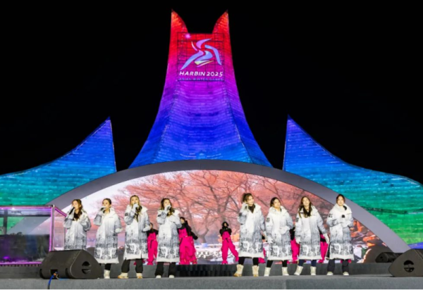 【精彩回顾】亚洲小姐评选佳丽亮相梦想大舞台 跨越国界的冰雪之约璀璨上演
