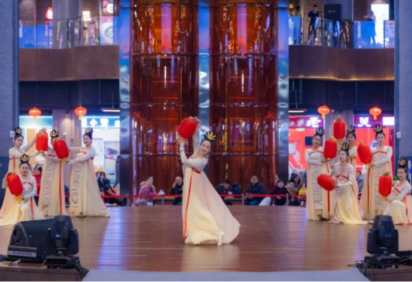 收好这份观演攻略，这个假期，哈尔滨冰雪大世界超好看！