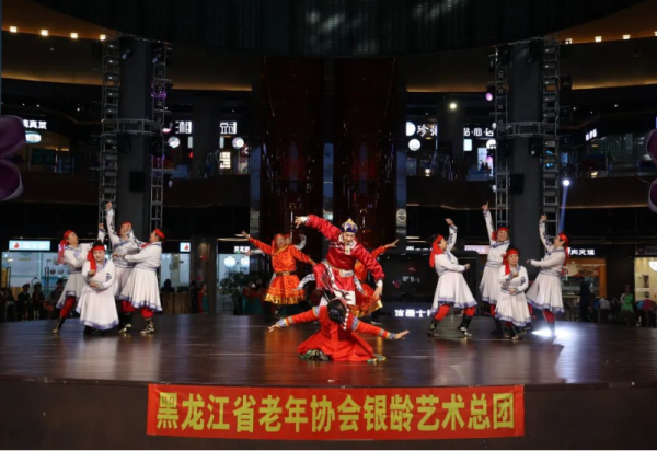 春日里的文艺盛宴，“唱响春天”公益演出精彩不断！