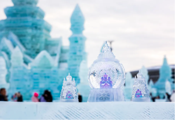 【AI穿越历届哈尔滨冰雪大世界】当AI停驻在第四届哈尔滨冰雪大世界的璀璨篇章