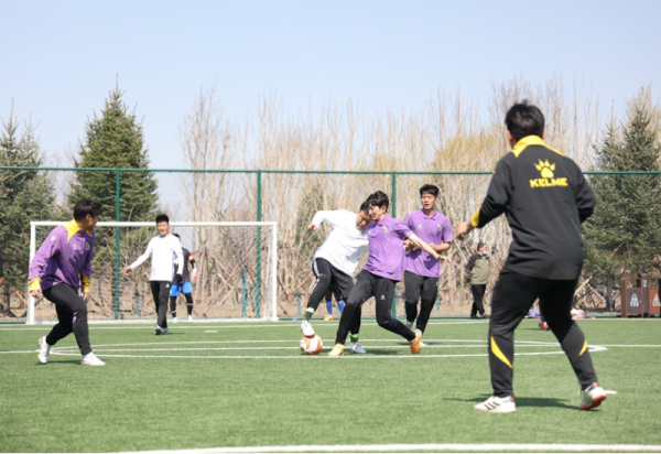 “冰雪燃情·跨界争锋”黑龙江龙跃冰城vs冰雪联队五人制足球火热开赛