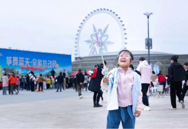 儿童面部彩绘，描绘春日童趣画卷！