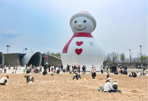 1314平方米超大嬉沙池 孩子们开心探索的小天地