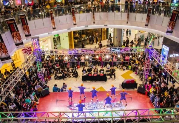 迎六一，哈尔滨冰雪大世界携手唯舞街舞掀起冰城街舞风暴！