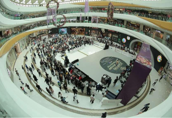 冰城潮燃六一 哈尔滨冰雪大世界引爆街舞狂欢