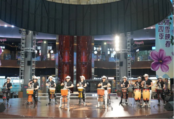 三场公益演出在冰雪美食馆上演 多元演出点亮冰城初夏