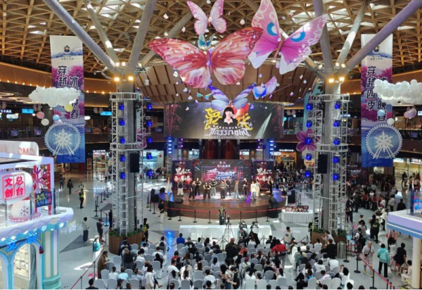 明天，哈尔滨冰雪大世界欢乐继续，抓住小长假的尾巴，尽情玩乐吧！