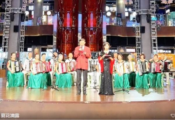 南格民乐团与和谐之声艺术团联袂献艺 器乐声乐共谱华章