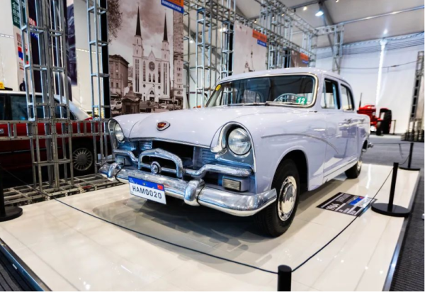 穿越时空边界 百辆藏品重现 国内规模最大老爷车展入驻第二十三届哈尔滨国际啤酒节