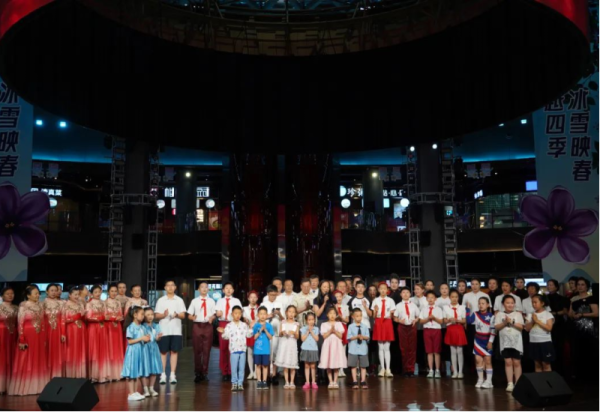 童声诵志 韵律飞扬 双场演出描绘夏日文娱长卷