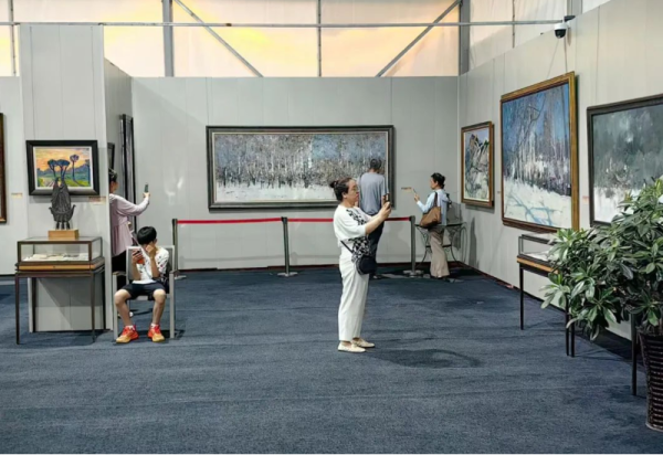 冰城盛夏艺术狂欢：俄罗斯油画展惊艳亮相第二十三届哈尔滨国际啤酒节