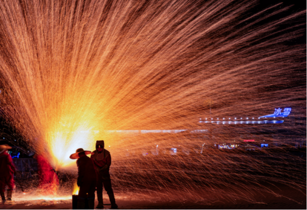 【又放大招】哈尔滨国际啤酒节夏夜限定！每晚两场打铁花演绎千年硬核浪漫​