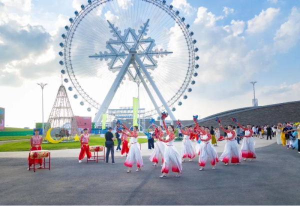 哈尔滨冰雪大世界迎“八一”主题活动，与您共赴红色之约！