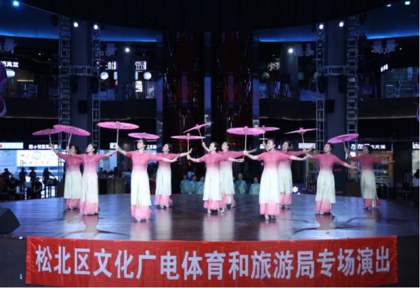 冰城艺韵 哈尔滨冰雪大世界三场公益演出活动圆满举行