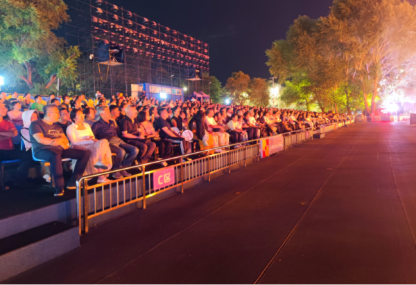 市文广旅游局组织离退休干部观看大型实景演出活动