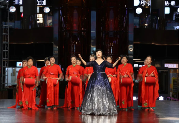 多元艺术礼赞师恩 两场公益演出在哈尔滨冰雪大世界精彩上演