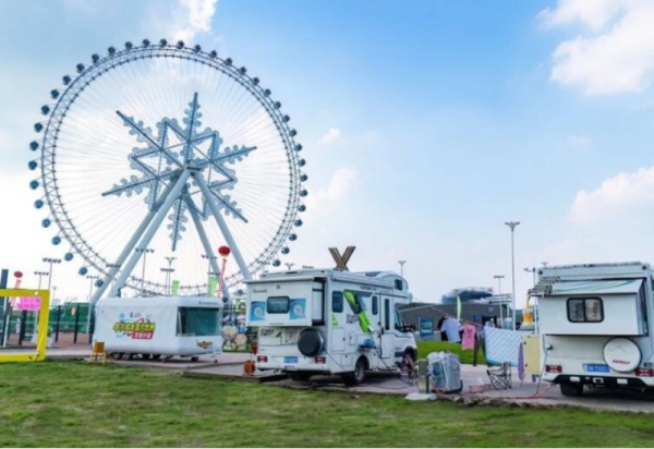 秋染冰城，房车赴约！哈尔滨冰雪大世界自驾房车集散地，解锁双节旅居新浪漫