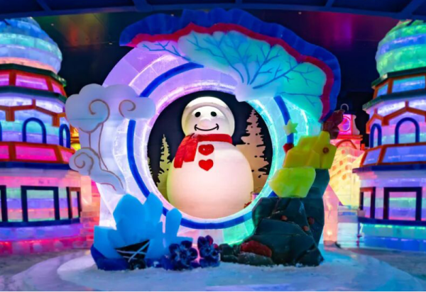 【假期必打卡】省外朋友来了带TA去哪儿玩？梦幻冰雪馆省内惠民三人夜场票人均仅需100元！