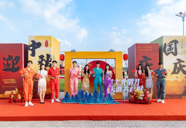 【游玩攻略】双节假期来哈尔滨冰雪大世界怎么玩？大型演出、烟花秀、无人机表演、主题景观……超多游玩项目给你多重快乐