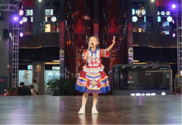 星星少儿艺术团国庆献演 童心飞扬获满堂喝彩