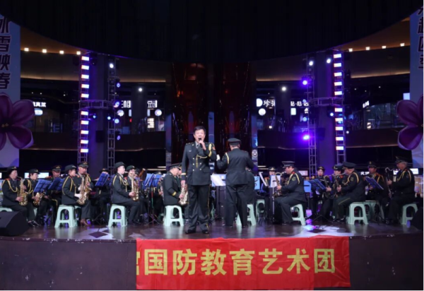 10月16日冰雪美食馆中心舞台演出圆满成功 多样艺术形式丰富市民游客生活