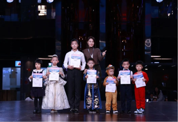 冰城少年展青春风采 冰雪美食馆精彩不断