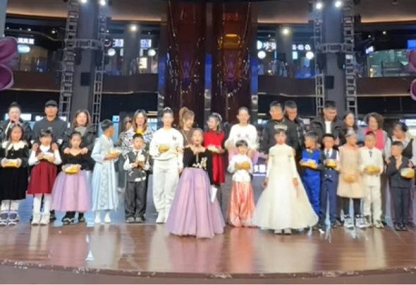 童趣演绎点亮冬日冰城 三场精彩演出收获满堂彩