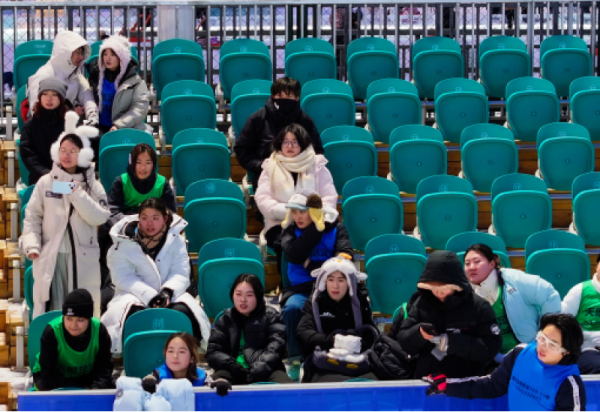 热“雪”燃冬，足下生风！哈尔滨冰雪大世界公益雪地足球挑战赛女子组冠军诞生