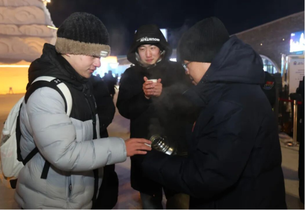 一杯杯热饮姜茶让-24℃的哈尔滨别样温暖