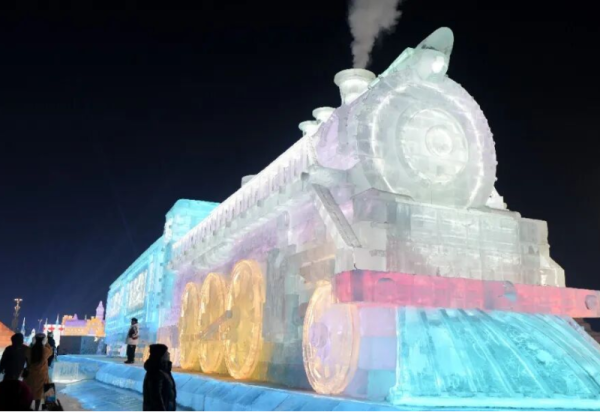 哈尔滨冰雪大世界冰雕会“互动”？趣味打卡新体验等你解锁！