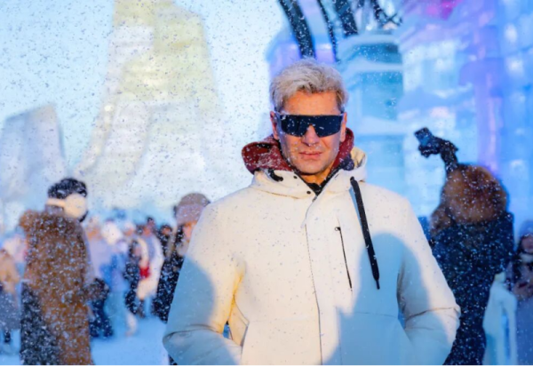 国际钢琴艺术家马克西姆现身哈尔滨冰雪大世界！现场“奏响狂想曲”！