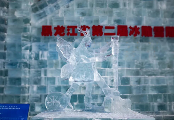 谁把冬天雕成了诗？哈尔滨冰雪大世界内再现“寒地美学”新高度！