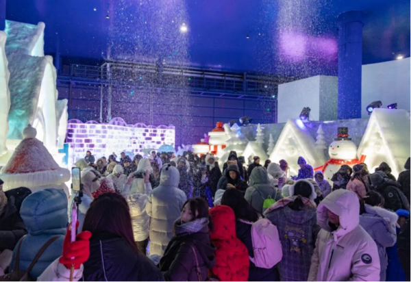 走进梦幻冰雪馆，打卡室外同款网红景观，让冬日欢乐延续到四季！