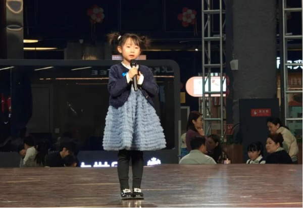 语言艺术彰显少年风貌 哈尔滨市朗诵协会——思威羽语言艺术团专场演出圆满举行