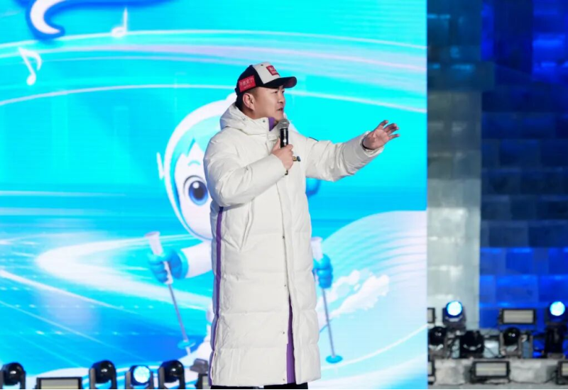 哈尔滨冰雪大世界“左右哥”文创，让您把冰城的热情带在身边！