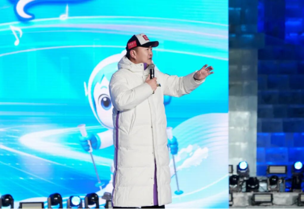 哈尔滨冰雪大世界“左右哥”文创，让您把冰城的热情带在身边！