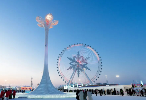 哈尔滨冰雪大世界“雪韵丁香”火炬塔系列文创，让您把亚冬会回忆带回家！