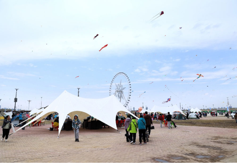 “五一”免票入园 左右哥陪您畅玩哈尔滨冰雪大世界第二届风筝节