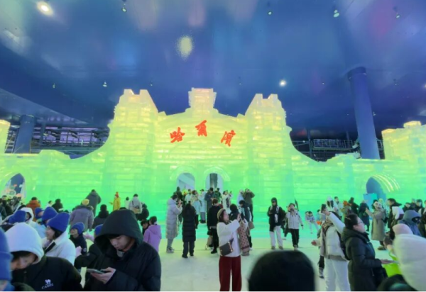 母亲节，带妈妈打卡梦幻冰雪馆，赏冰乐雪、遇见浪漫！