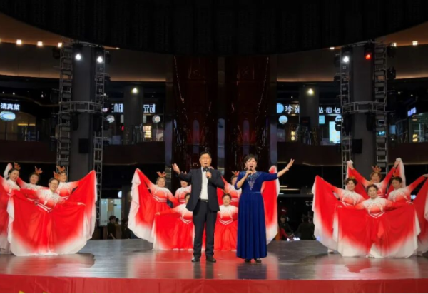 文艺传美好 银龄绽风华 冰雪美食馆迎来两场公益演出