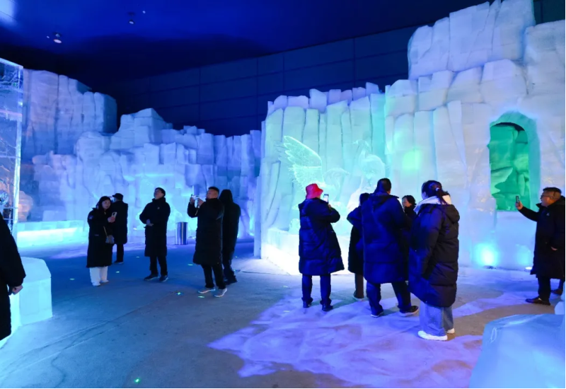 【名额有限 提前预约】东北超今晚开赛，来哈尔滨冰雪大世界看比赛直播，更有氛围！