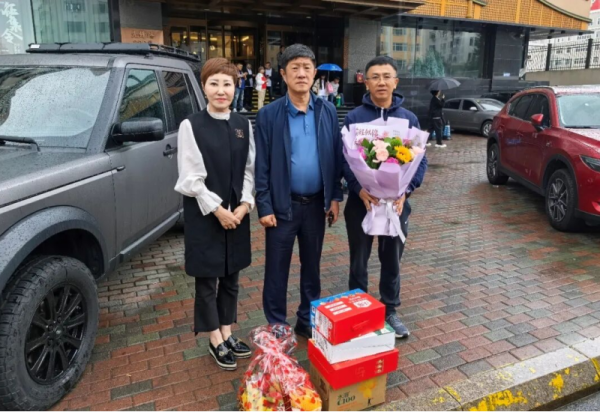 暖心送考 逐梦护航 冰雪大世界公司开展高考职工家庭慰问活动
