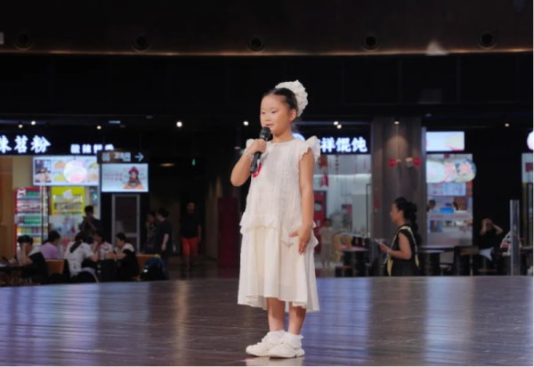 童趣演出绽光彩 专场文艺汇演在哈尔滨冰雪大世界精彩上演