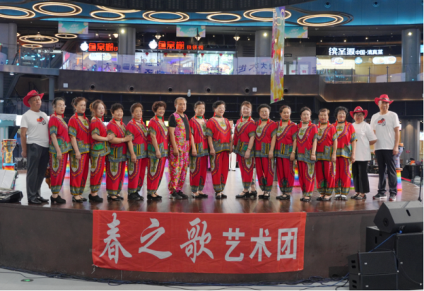 歌舞抒怀展风采 两场文艺演出在哈尔滨冰雪大世界圆满上演