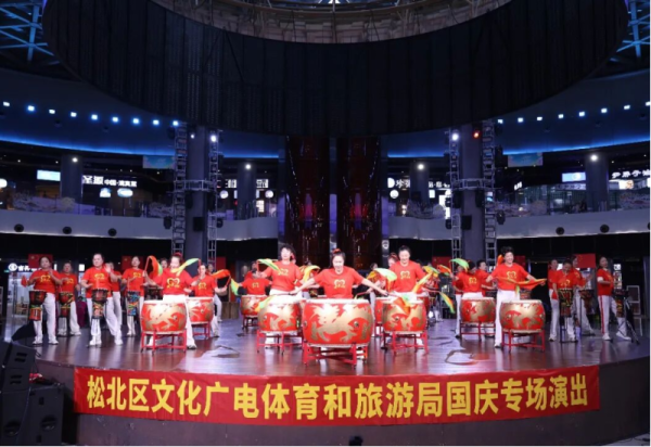 歌舞相融 尽展风华 冰雪美食馆迎来三场公益演出