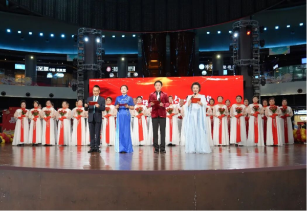 缤纷节目展冰城文艺风采 三场公益演出在冰雪美食馆圆满上演